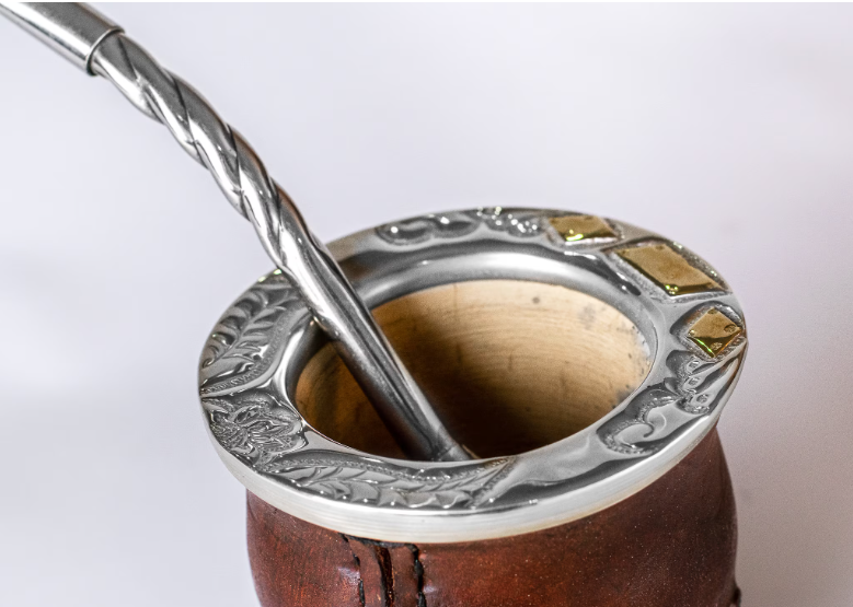 Argentinian Mate Cup: Camionero Style in Chiseled Alpaca & Black Leather