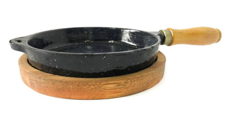 Cast Iron Provoleta | Enamelled | For Melting Cheese | With Handle and Wooden Base | Argentine Grill | Argentine Asado