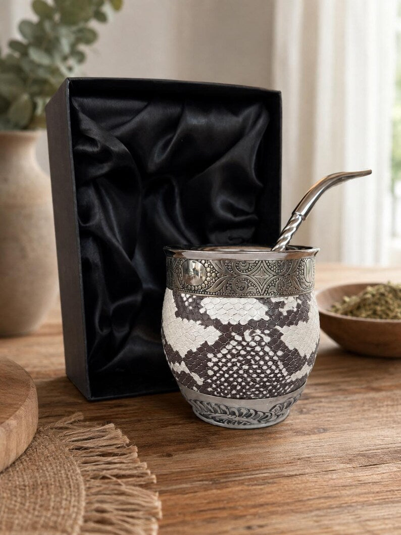 Imperial mate gourd cup with alpaca silver rim