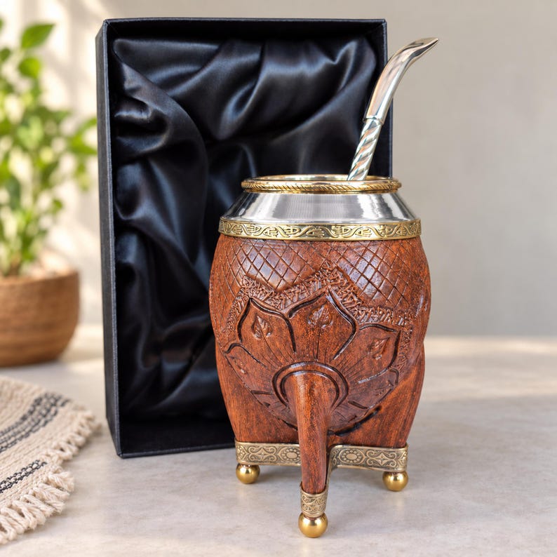 Torpedo mate cup black leather variant with bronze trim